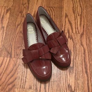 1901 women’s burgundy loafers